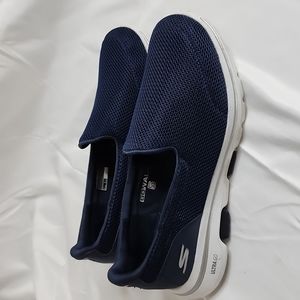 Sketchers Go Walk Womens Size 8 Blue